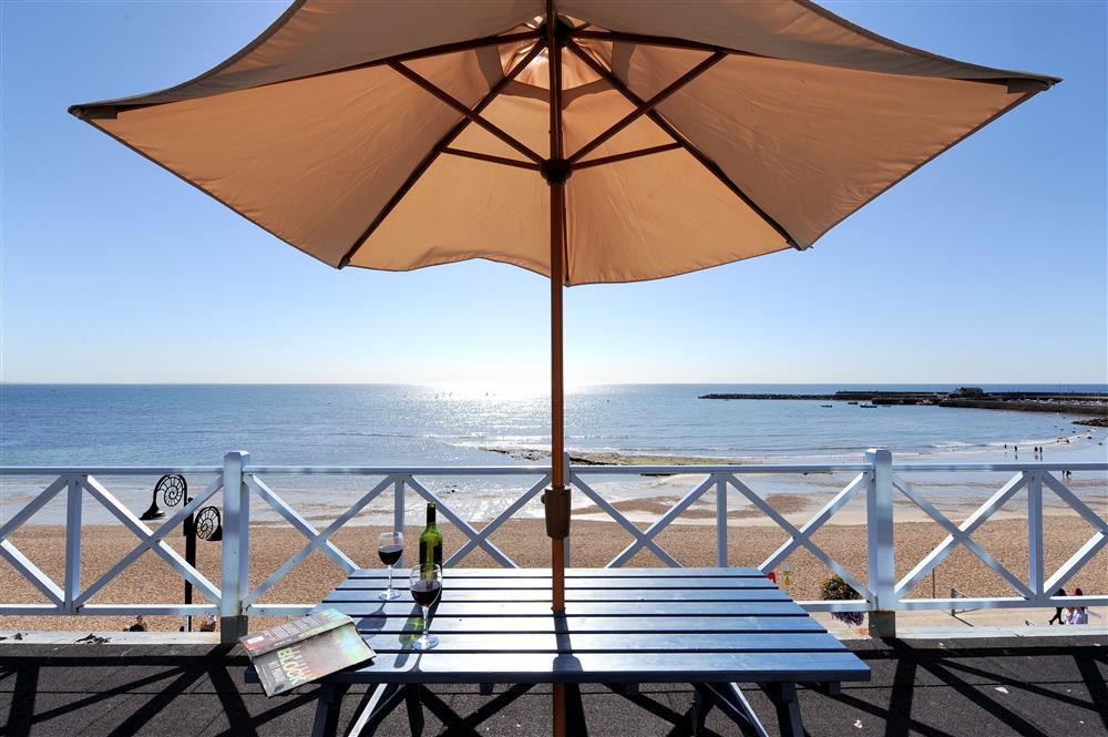 2 Argyle House, Lyme Regis Holiday Cottage Bird Spot