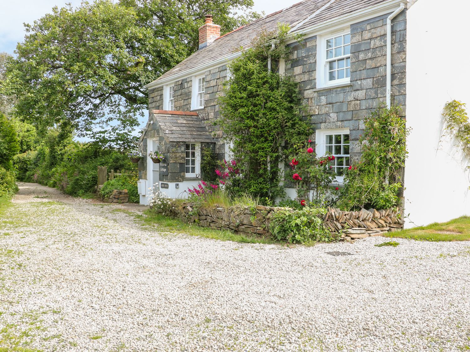 Wisteria Cottage, Lanteglos, Cornwall