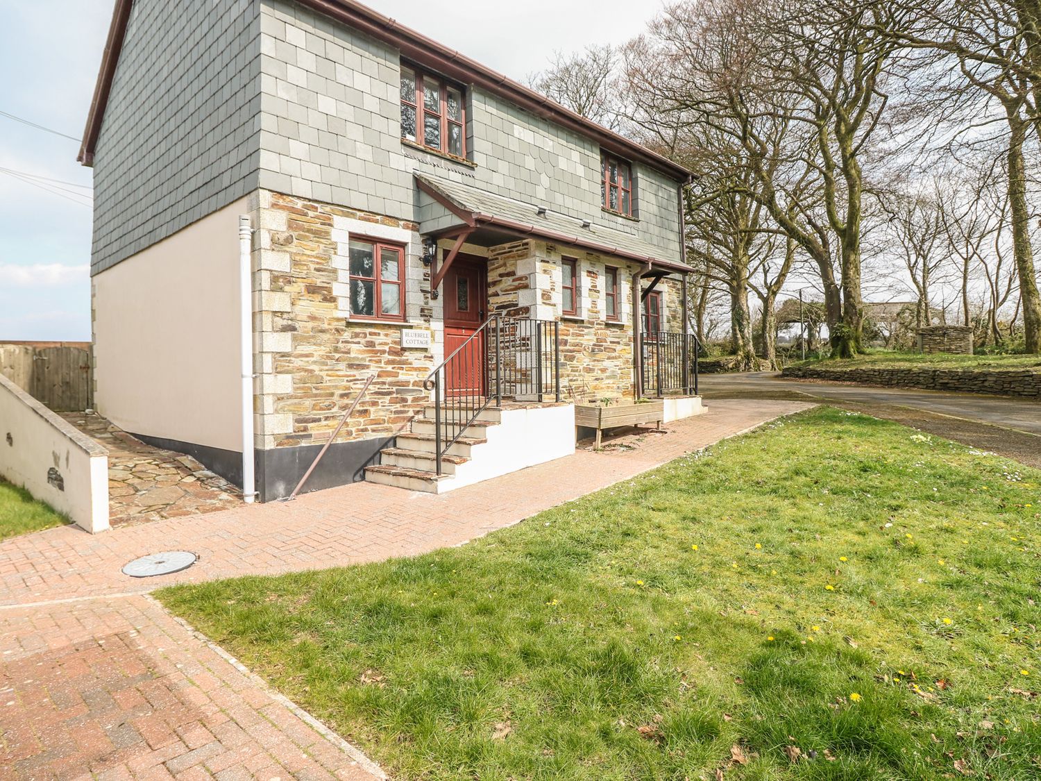 Bluebell Cottage, Lanteglos, Cornwall