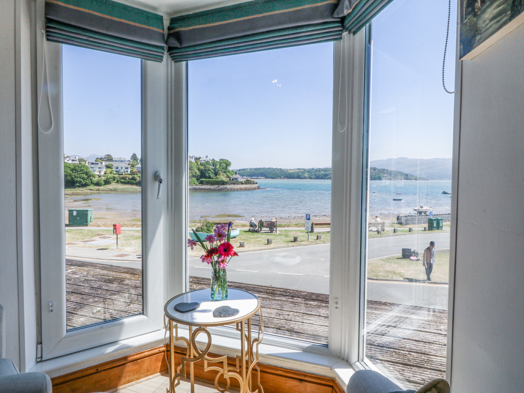 Bay View Apartment