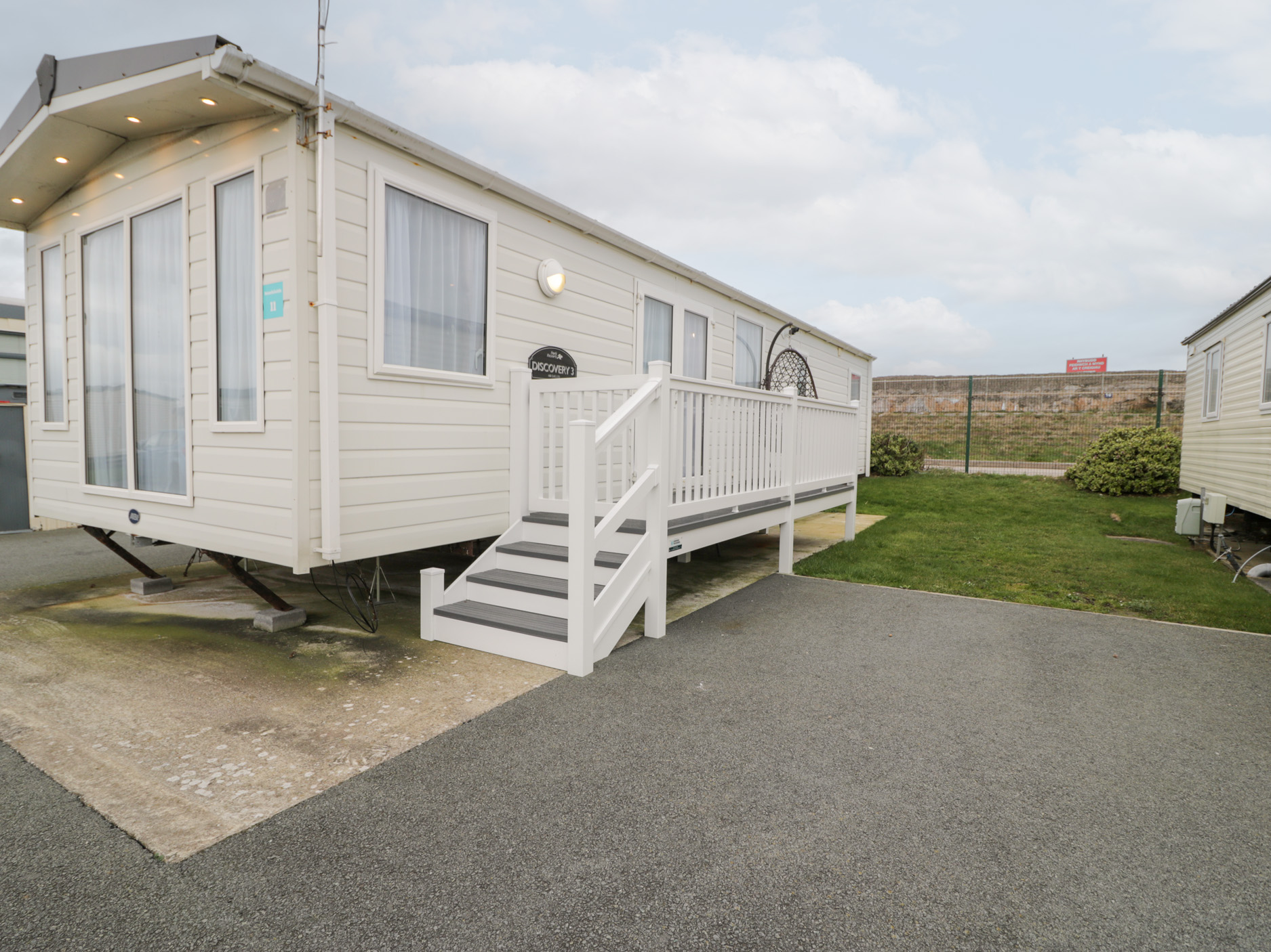 11, Beachfields