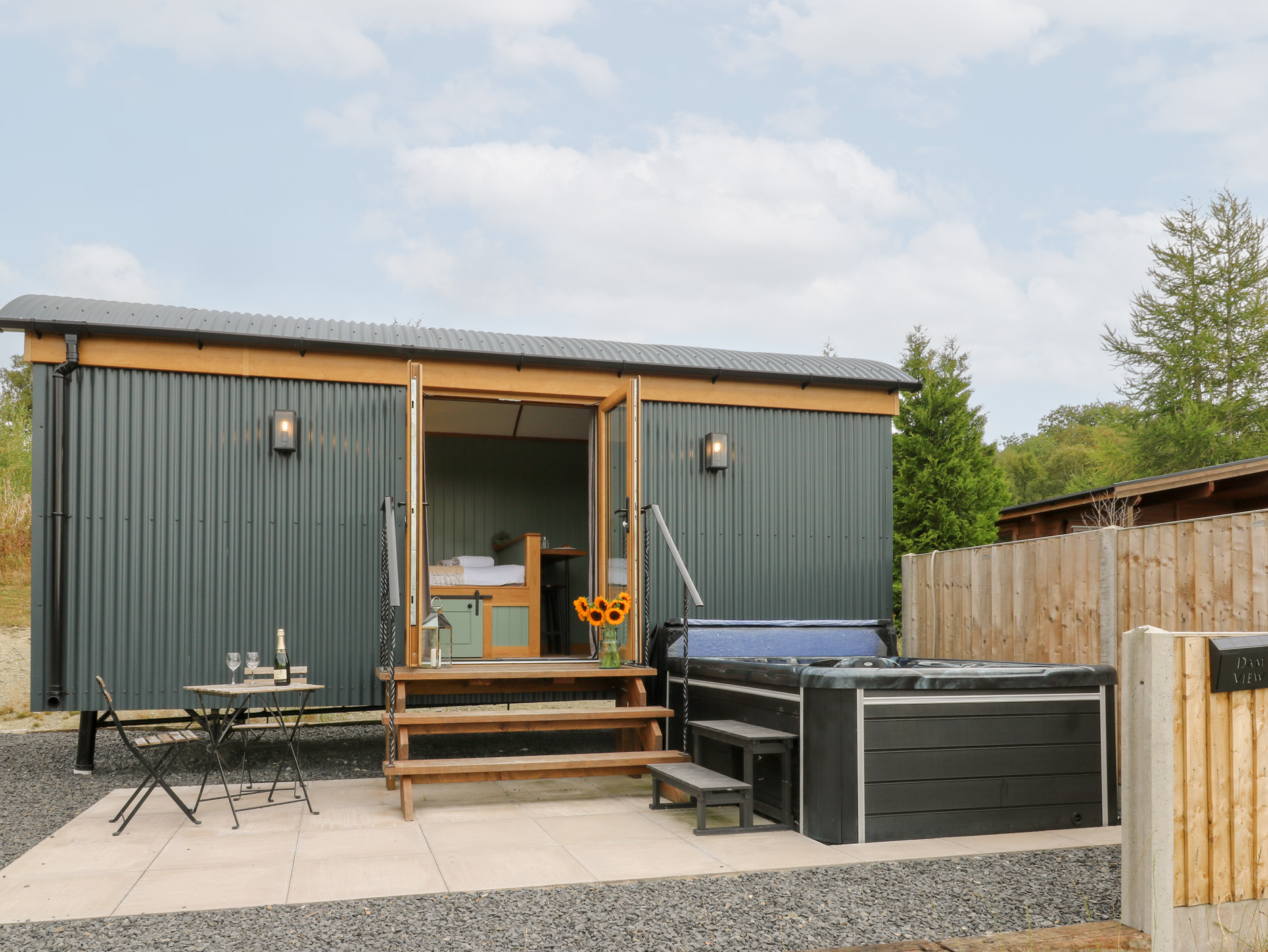 Dam View Shepherds Hut