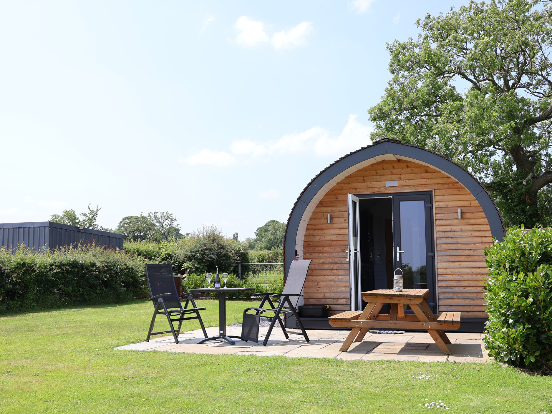 Honeypot Hideaways - Acacia