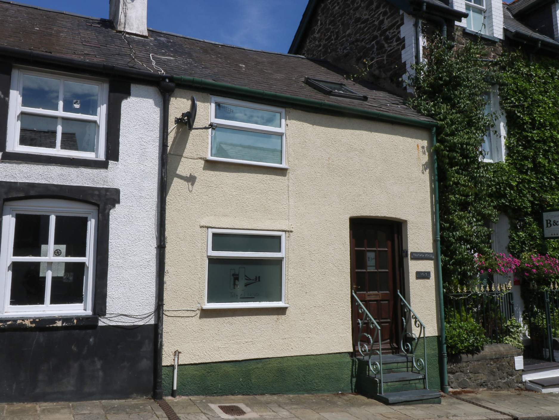 3 York Place