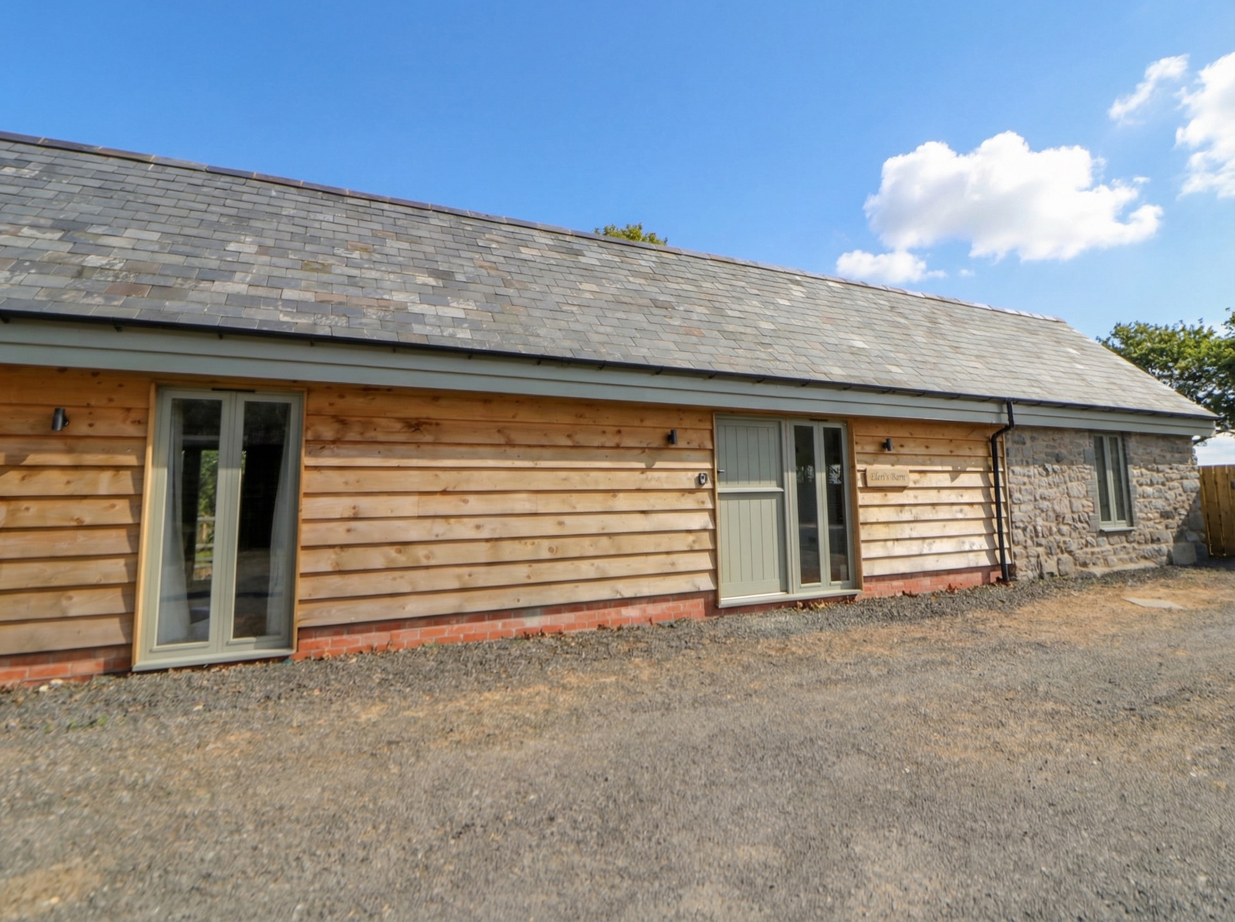 Eleri&acirc;��s Barn