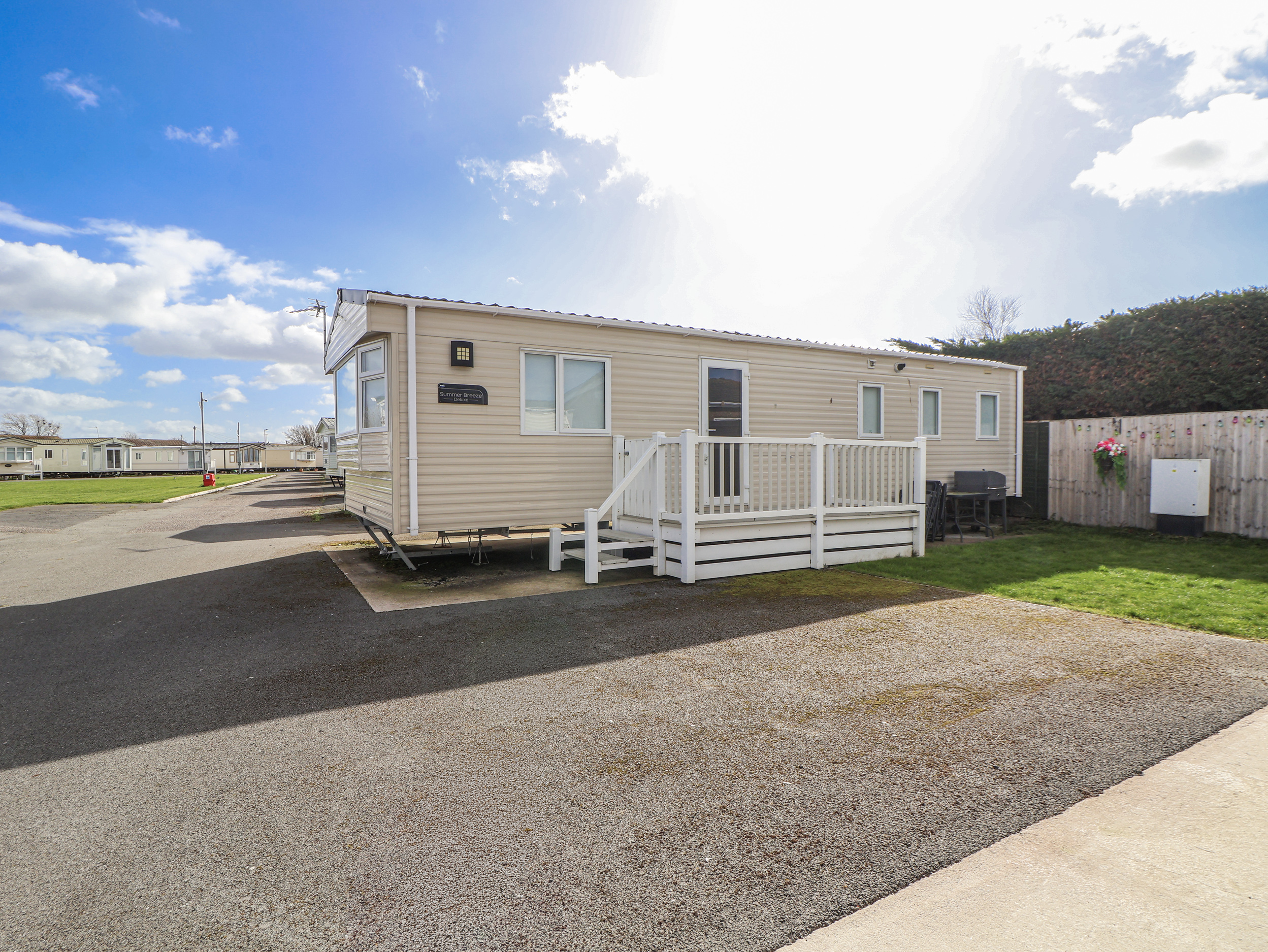 The Beachside Hideout - St Michaels and Browns Caravan Park
