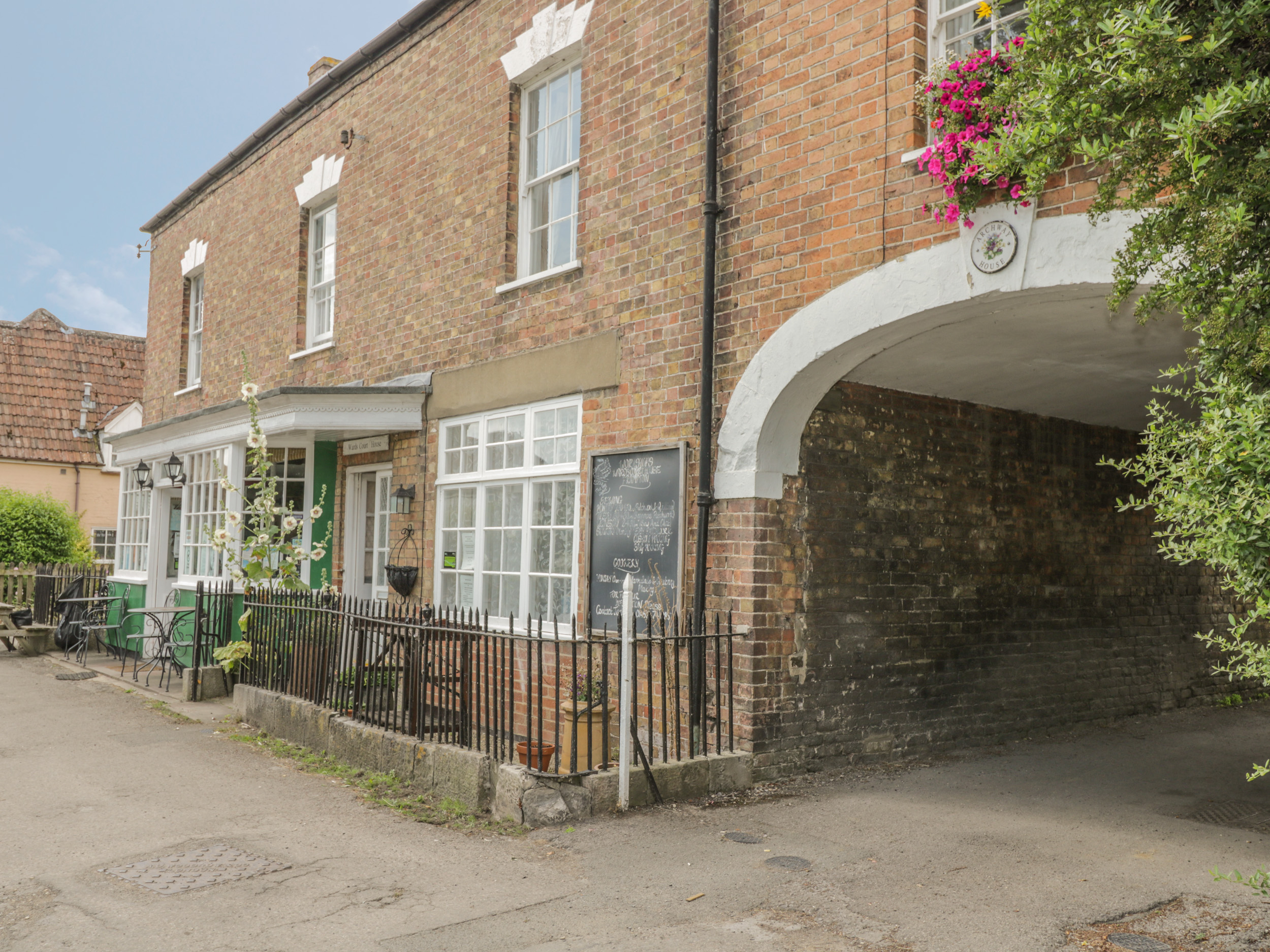 Wards Court 2 Frampton On Severn Holiday Cottage Bird Spot Wards Court 2 Frampton On Severn Holiday Cottage Bird Spot