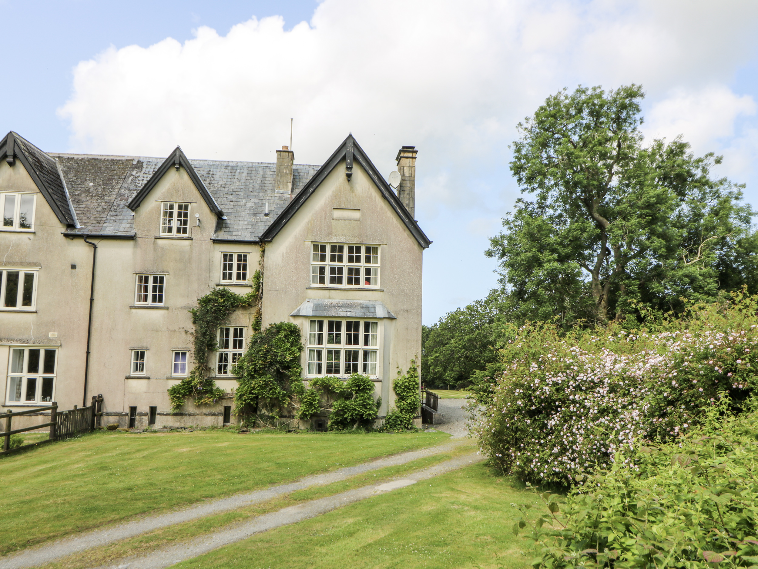 Plas Pontfaen