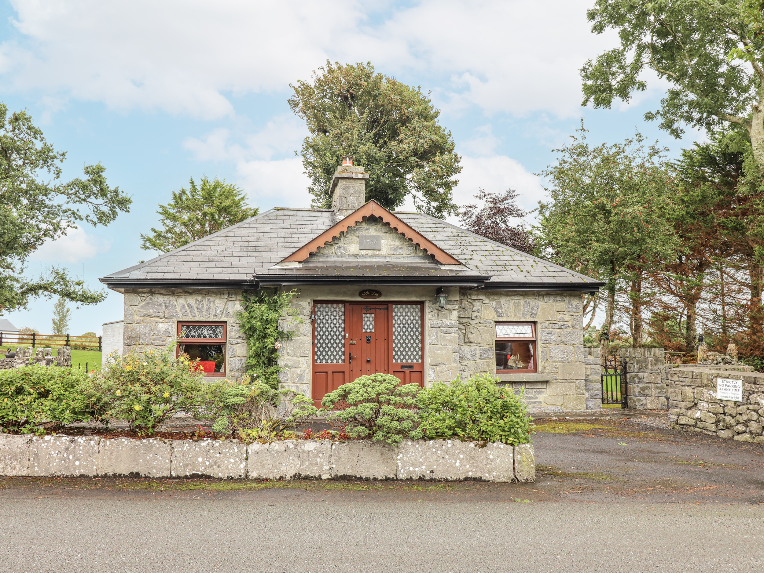 Coole Gate Lodge