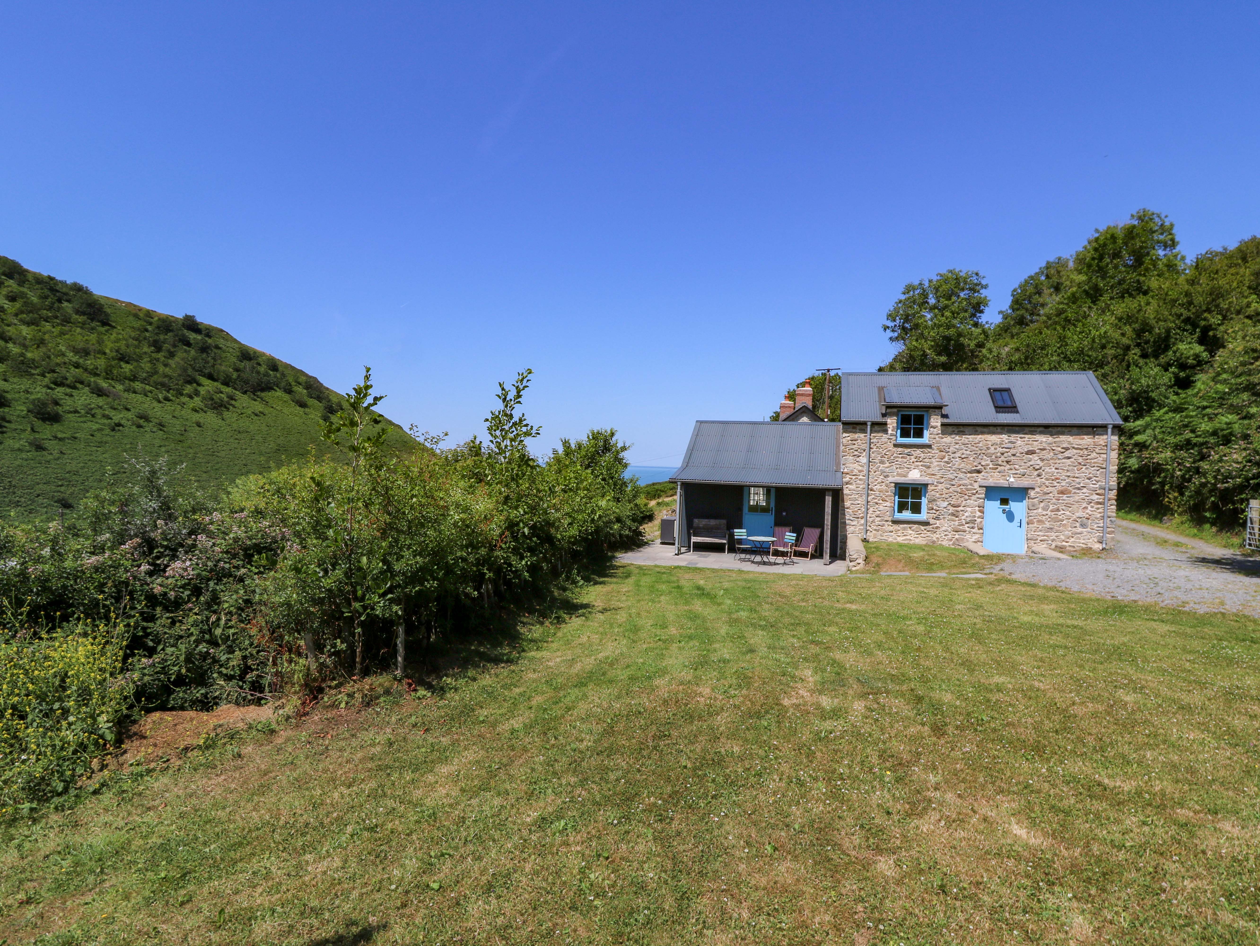 Dolwylan Barn