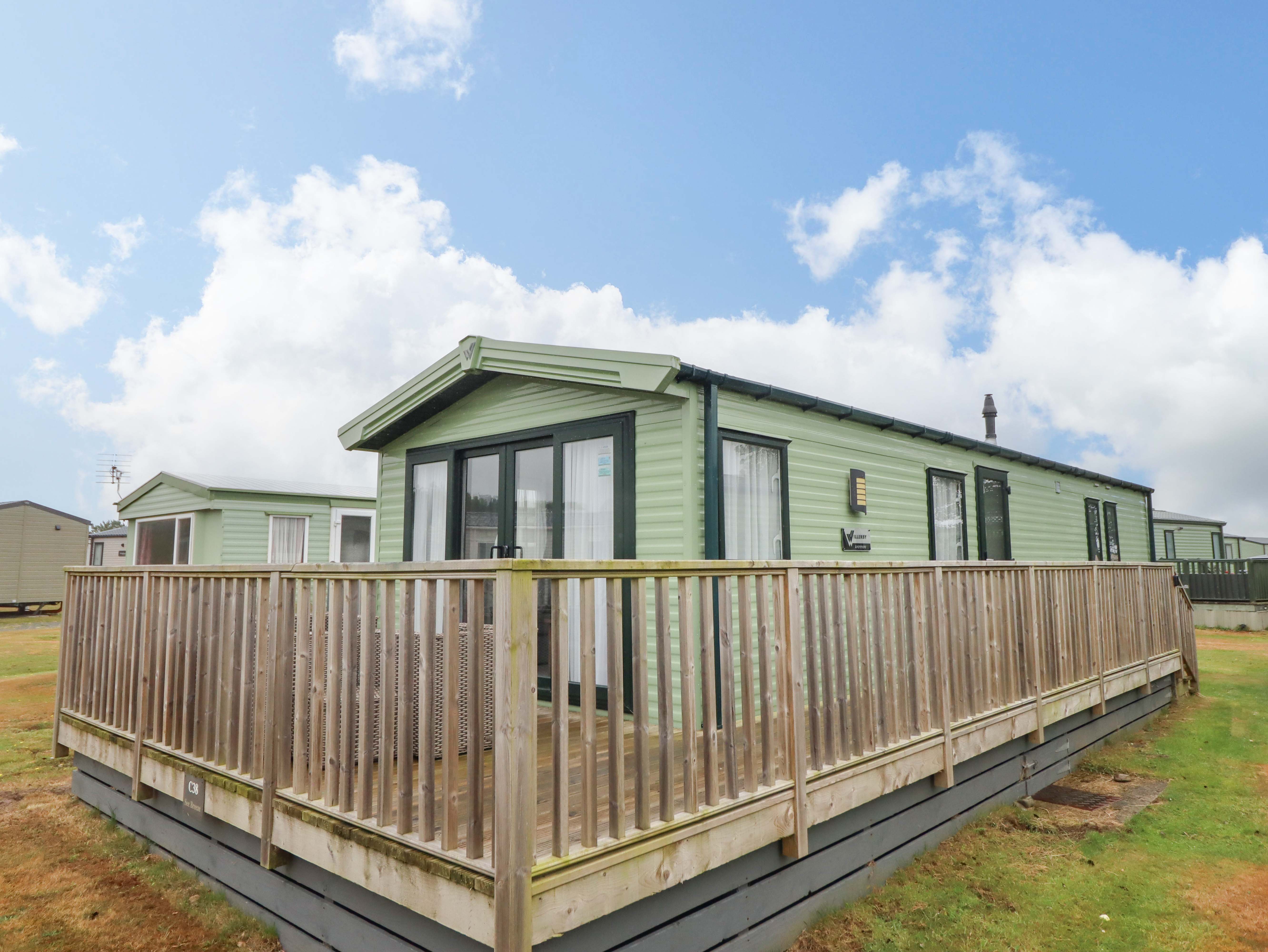 Sea Breeze C38 Dyffryn Seaside Estate