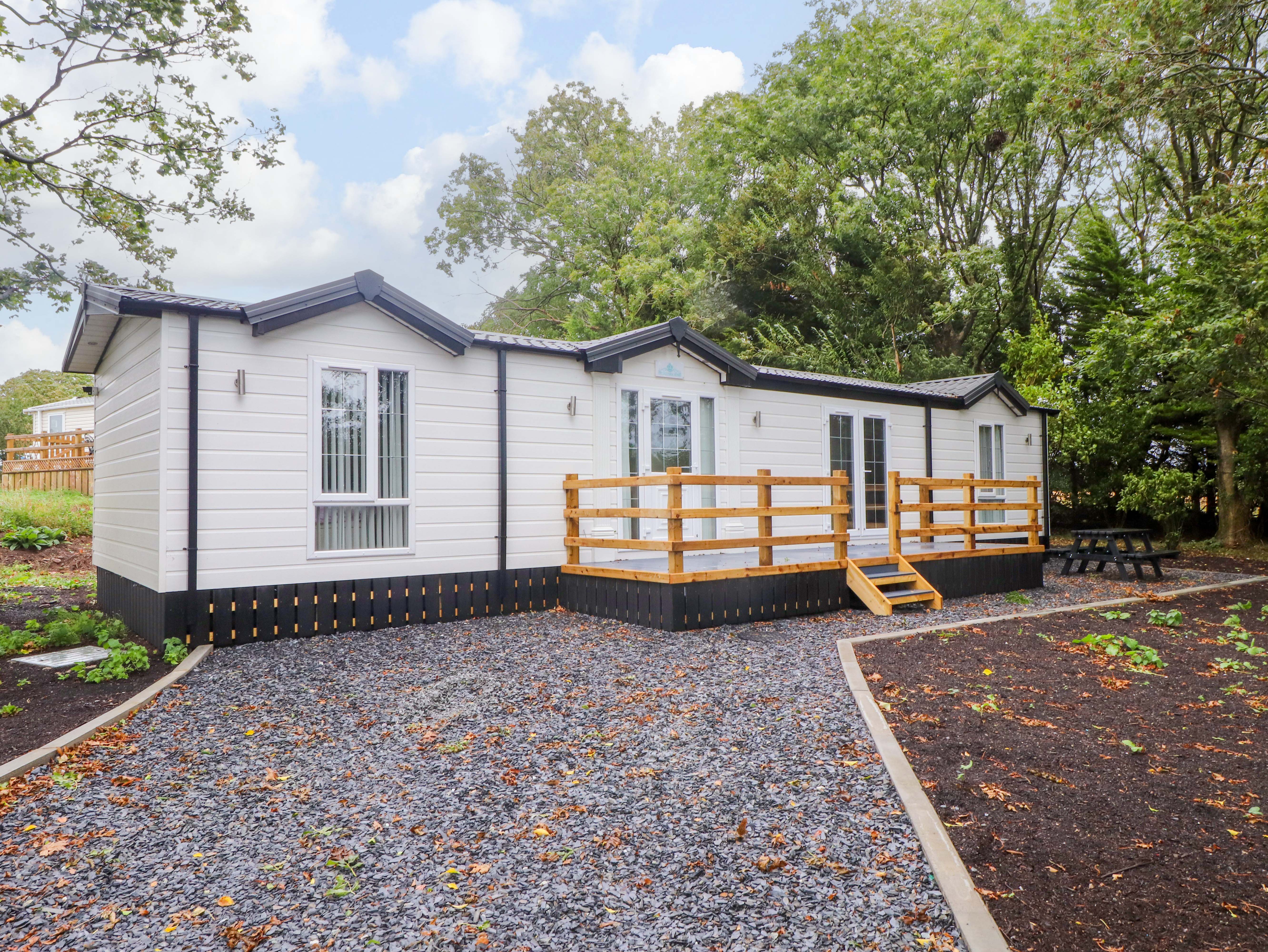 The Chalet at Tyn Lon