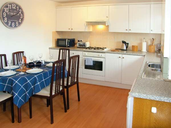 holiday cottage llanelli