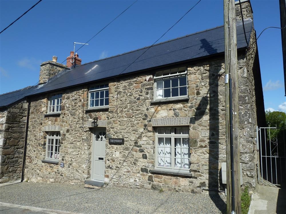 Little Barn Cottage, Dinas Cross | Holiday Cottage | Bird Spot