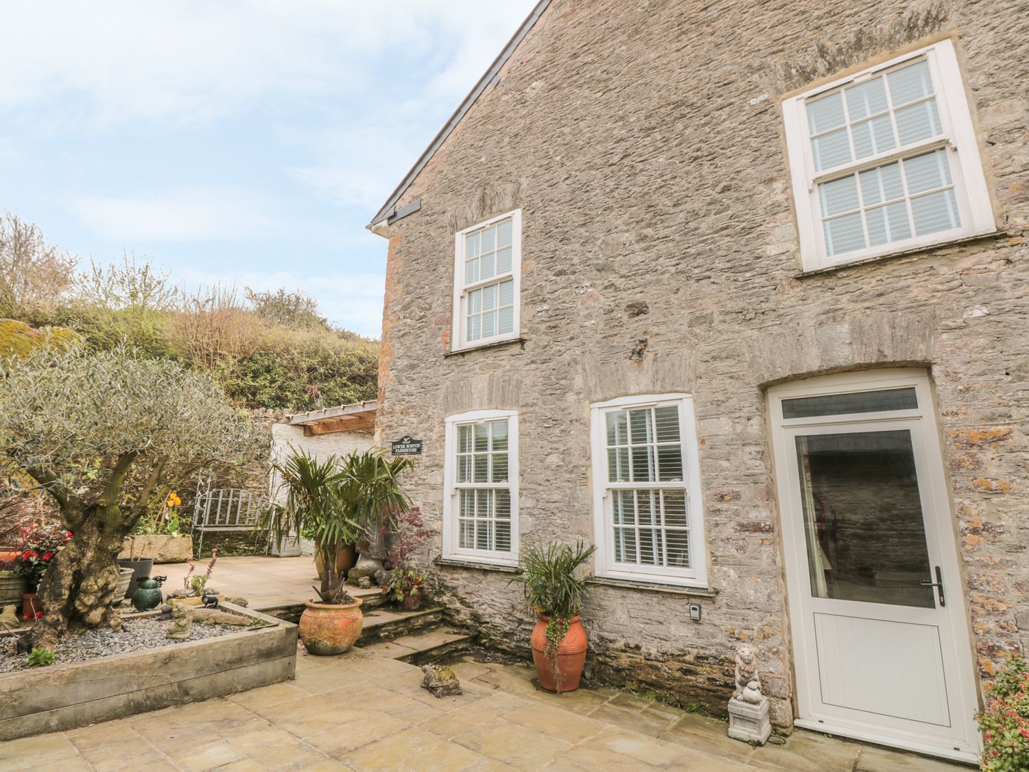 Lower Norton Farmhouse, Dartmouth Beach Stays