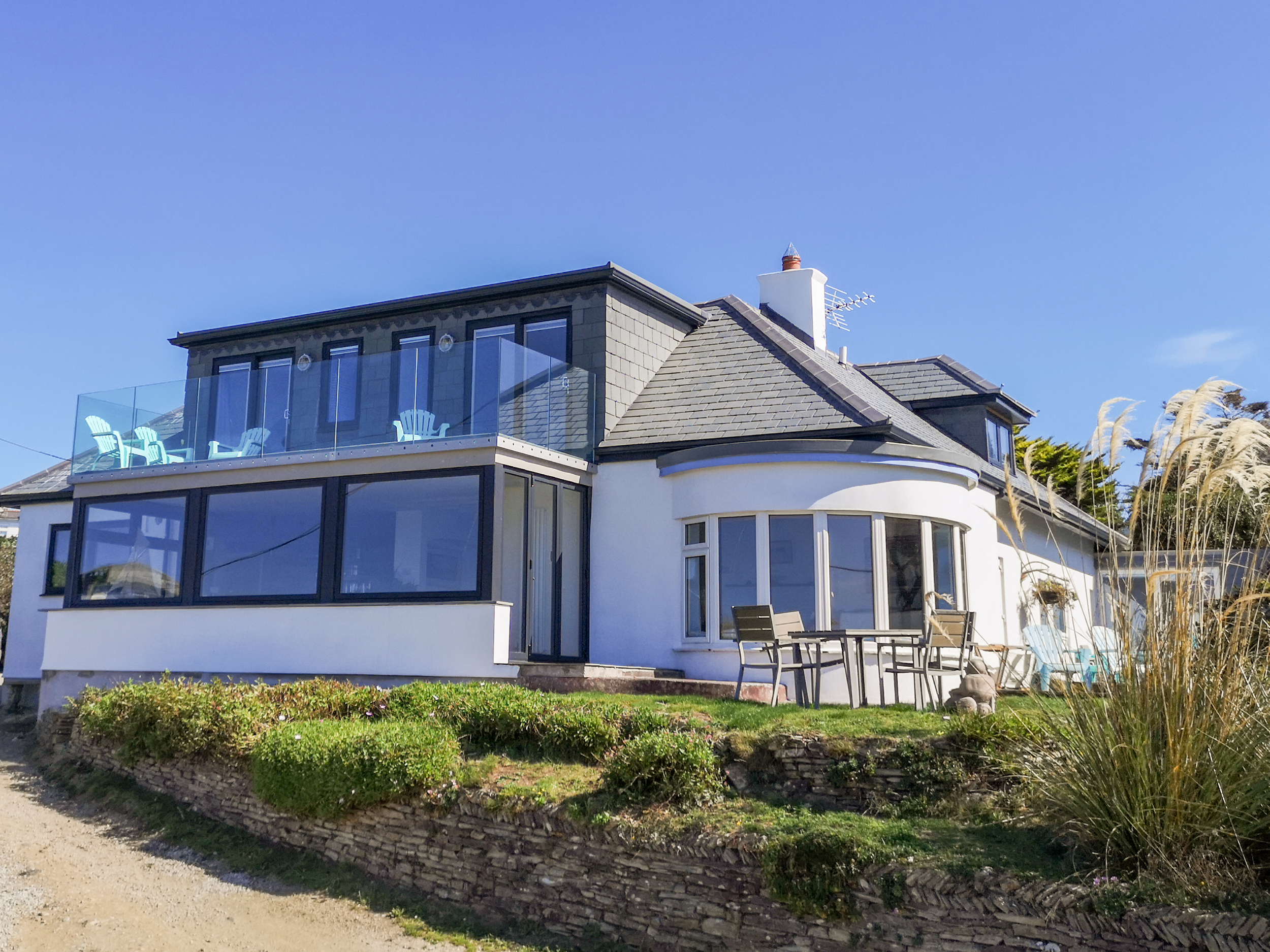 Blue Bay Beach House, Mawgan Porth Beach Stays