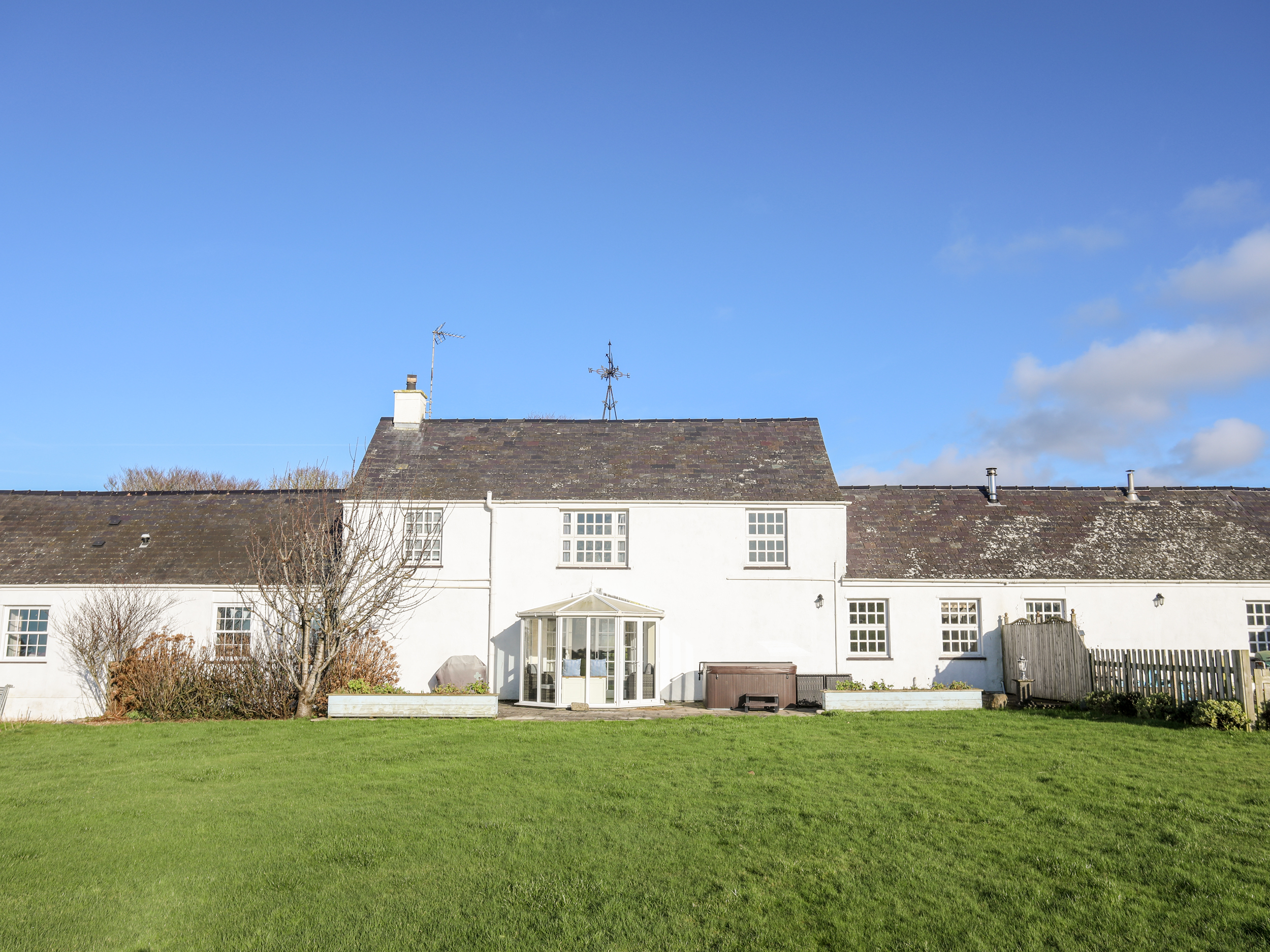 The Manor House, Bodedern Beach Stays