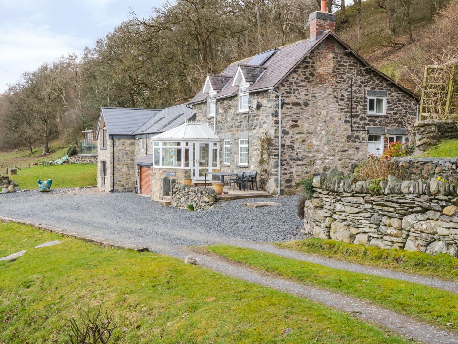 Tyn Llwyn Pencoed Tyddyn Angharad Self Catering Holiday Cottage
