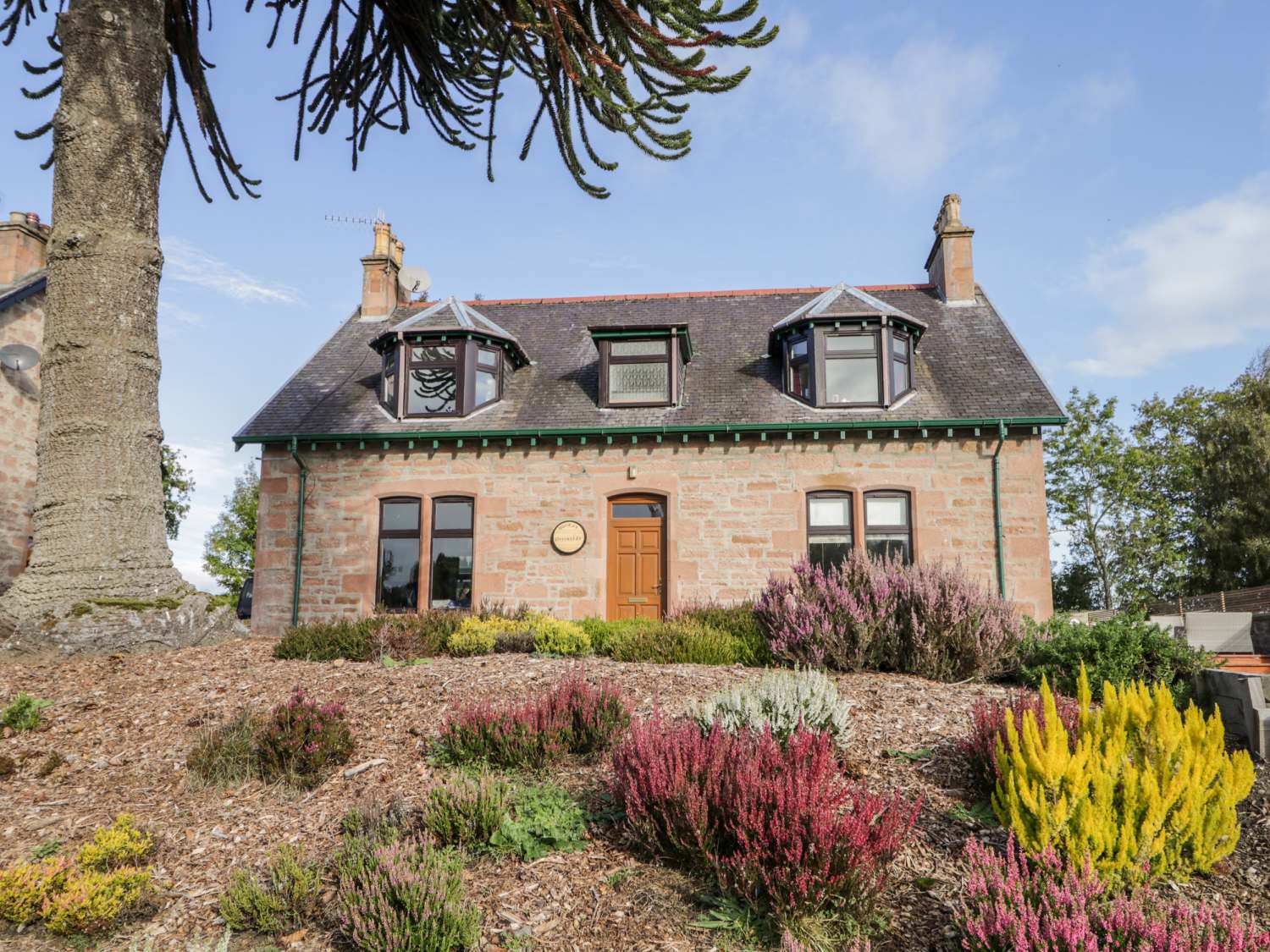 Orrinside — Sykes Holiday Cottages, The Highlands Ross shire Broomhill