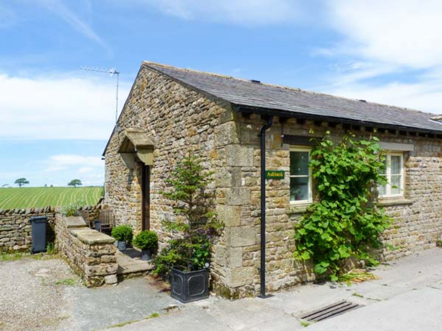 Ashbank Cottage Tatham Low Bentham Yorkshire Dales Self