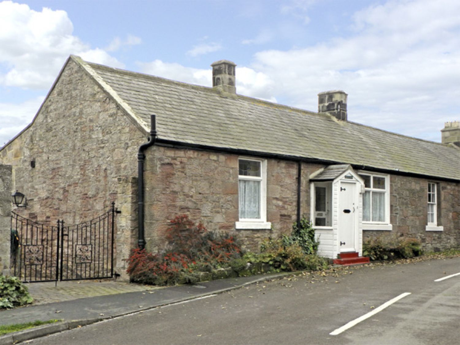 Lyndhurst Cottage Beadnell Northumbria Self Catering Holiday Cottage