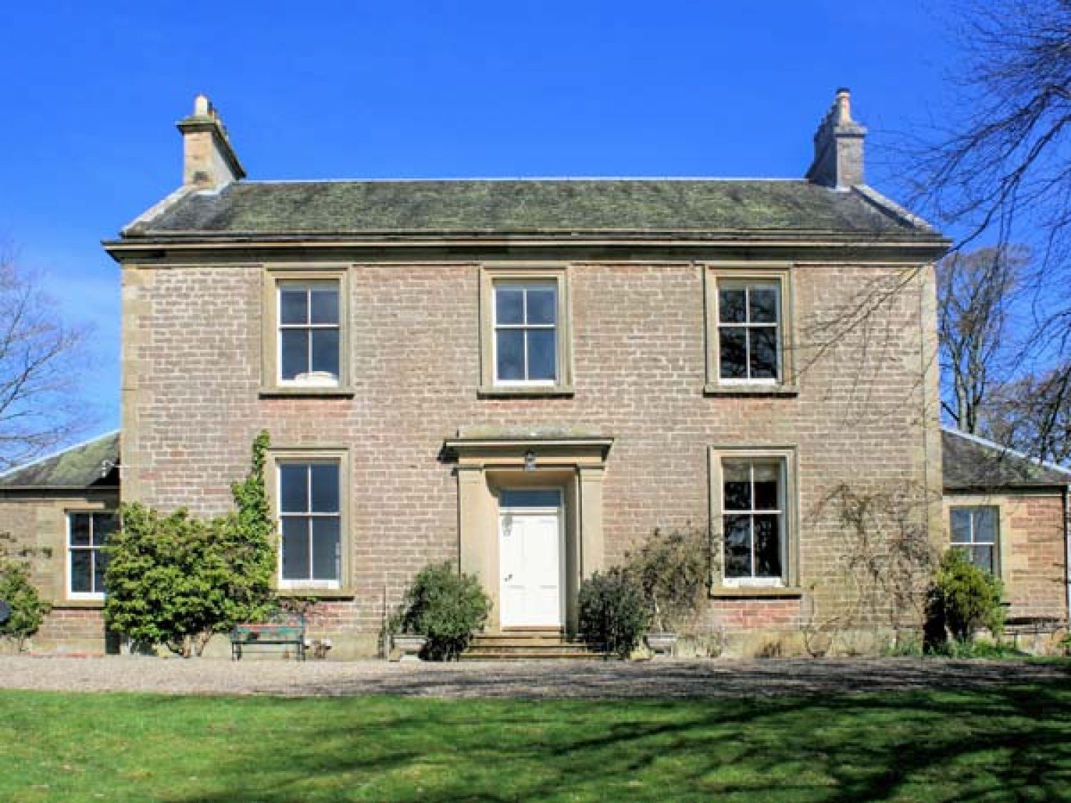 Duneaton House Biggar Wiston Mains Self Catering Holiday Cottage