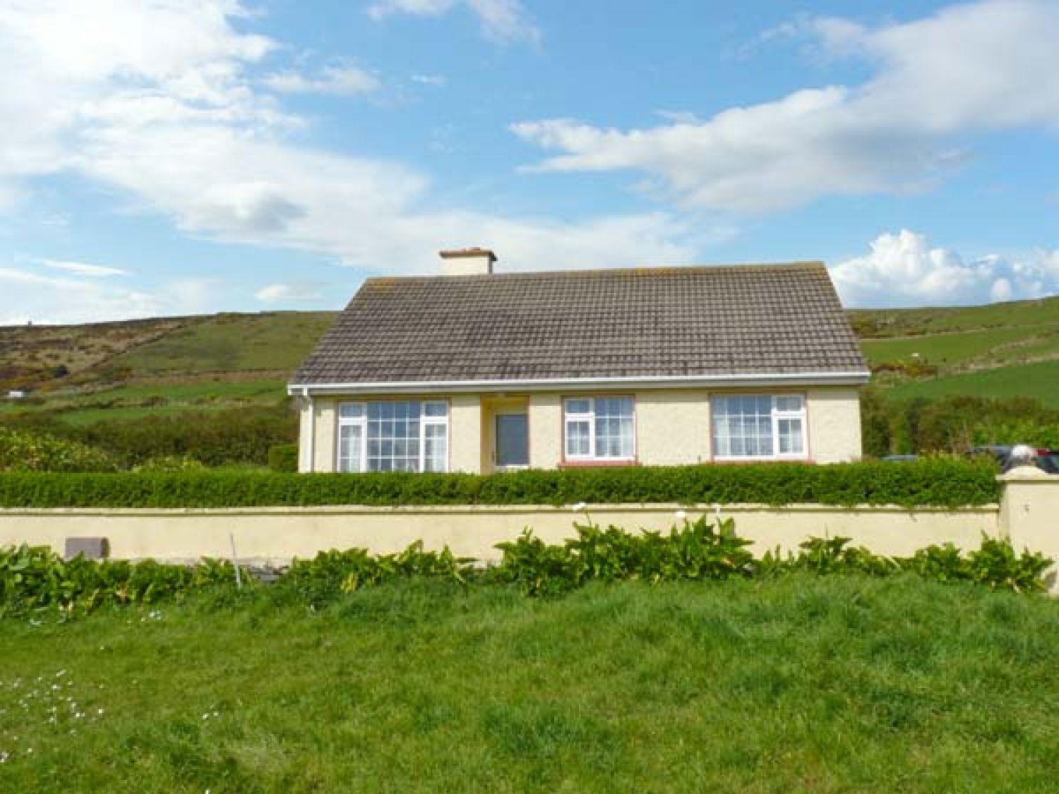 St Finian's Bay Cottage Ballinskelligs, County Kerry Ballynahow