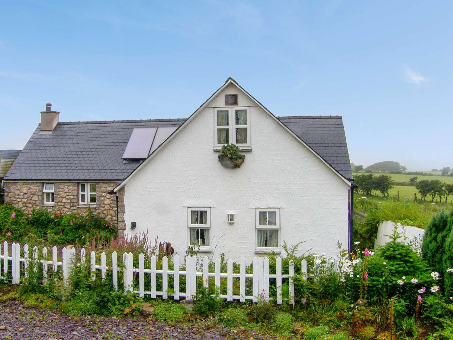 Salem Moelfre Mynydd Bodafon Self Catering Holiday Cottage