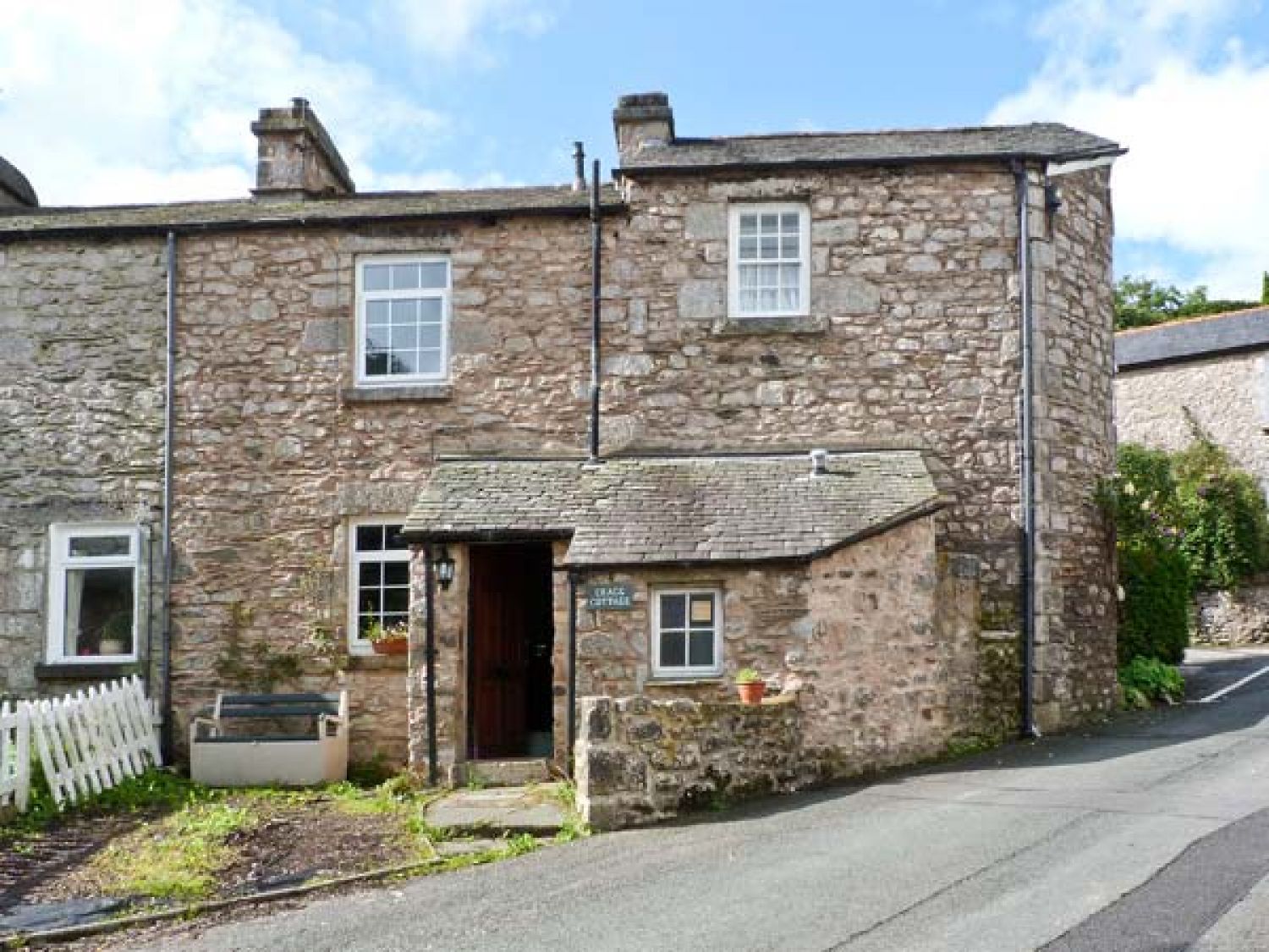 Cragg Cottage Lindale The Lake District And Cumbria Self Catering