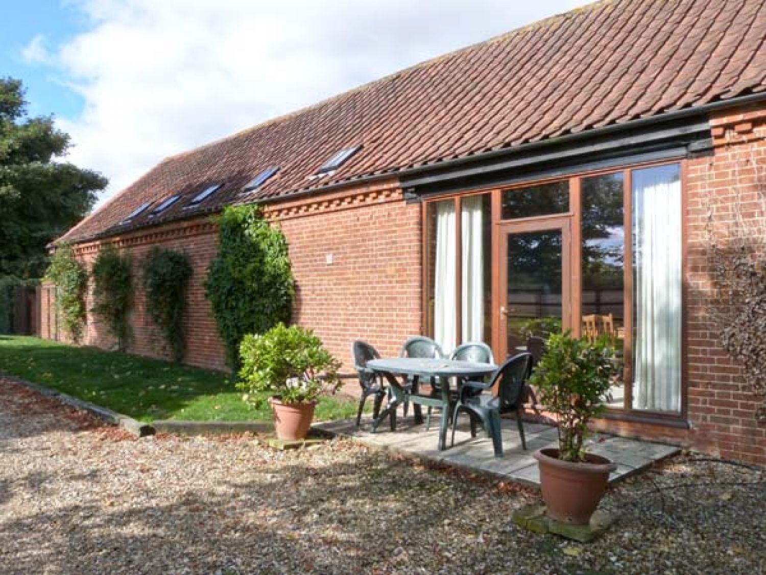 Pear Tree Wood Norton East Anglia Self Catering Holiday Cottage