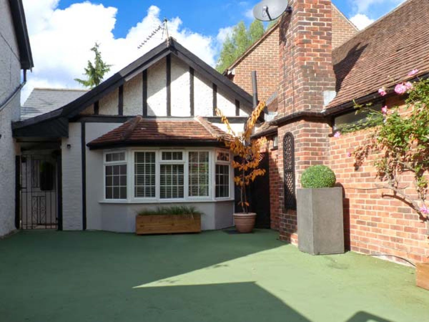 Woodend Annexe Fontwell South Of England Self Catering Holiday