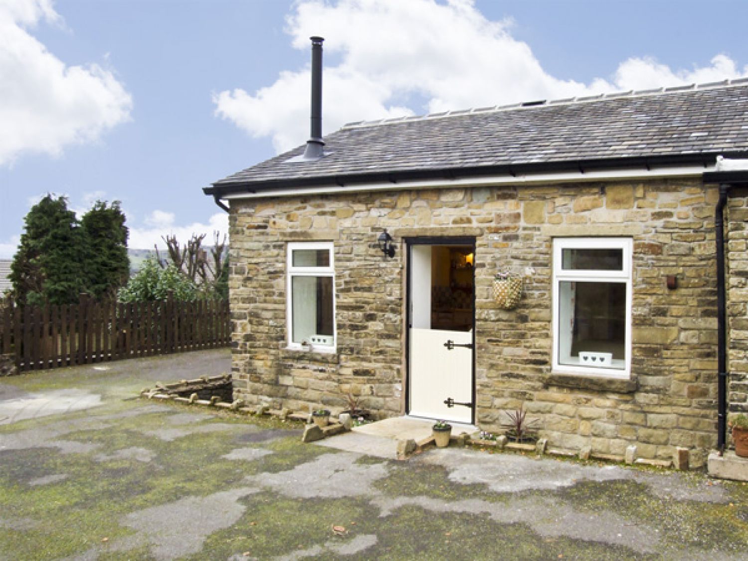 the cow shed glossop peak district self catering