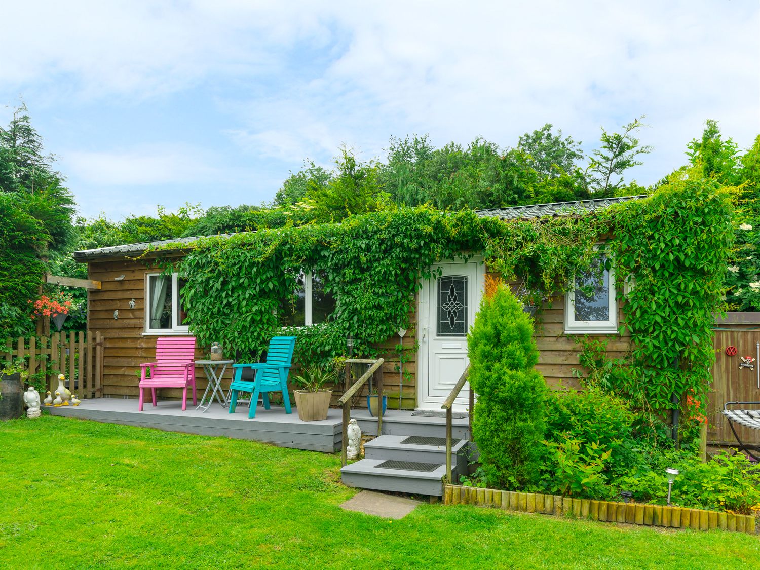 The Log Cabin, Heart of England