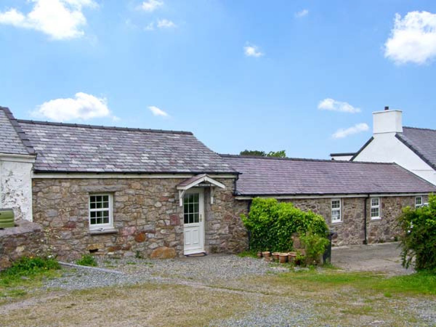 Tyn Y Mynydd | Moelfre | Mynydd Bodafon | Self Catering Holiday Cottage