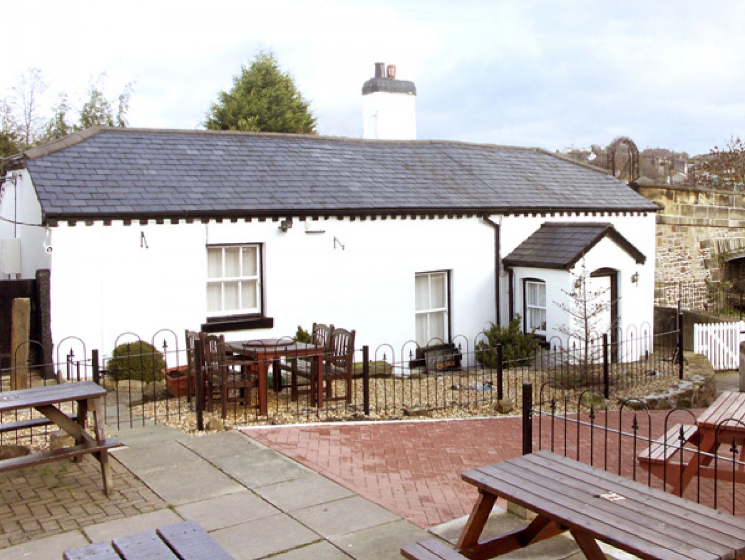 Scotch Hall Cottage Llangollen Pont Cysyllte Self Catering