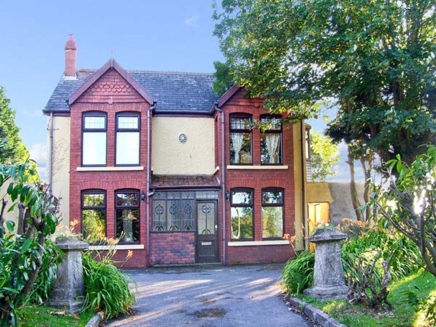 Riverside Manor Loughor Swansea Self Catering Holiday Cottage