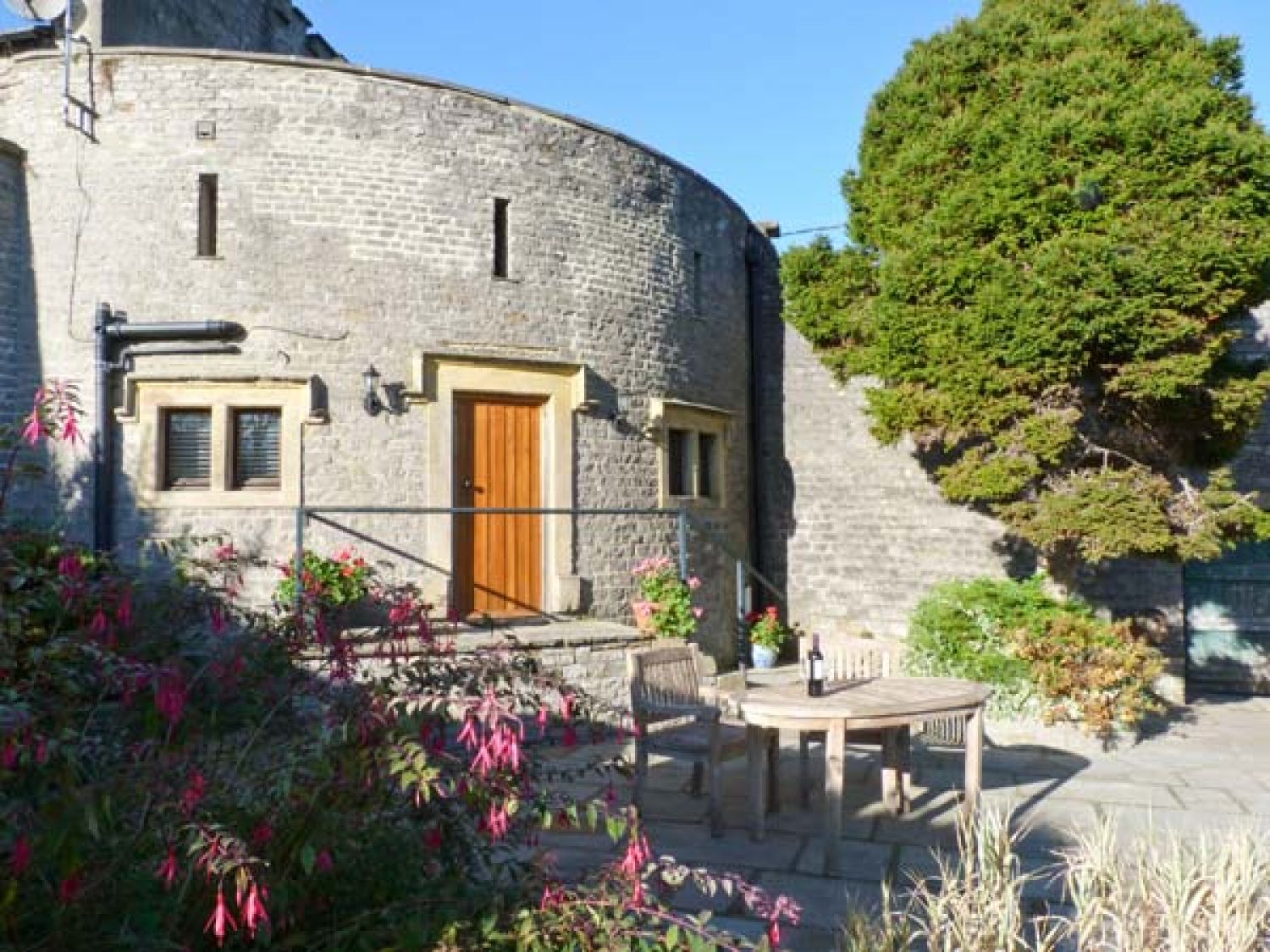The Round House Middleham Yorkshire Dales Self Catering Holiday