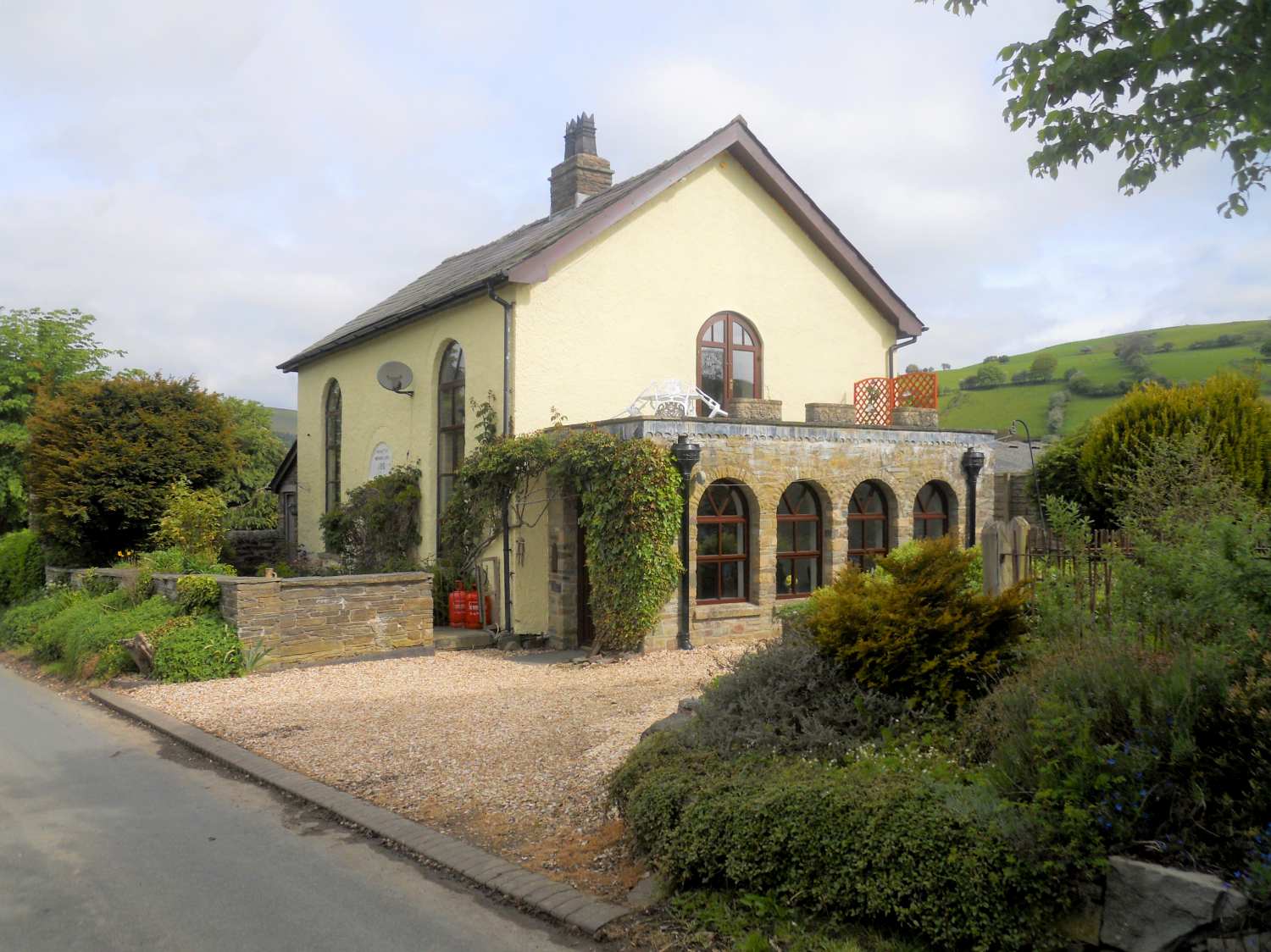 Rhulen Old Chapel Painscastle Llanbadarnygarreg Self Catering