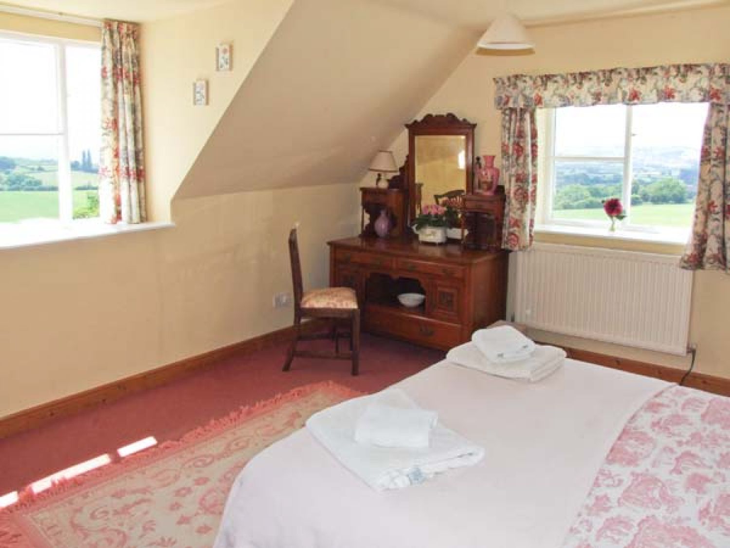 Hollywall Cottage Tenbury Wells Highwood Self Catering Holiday