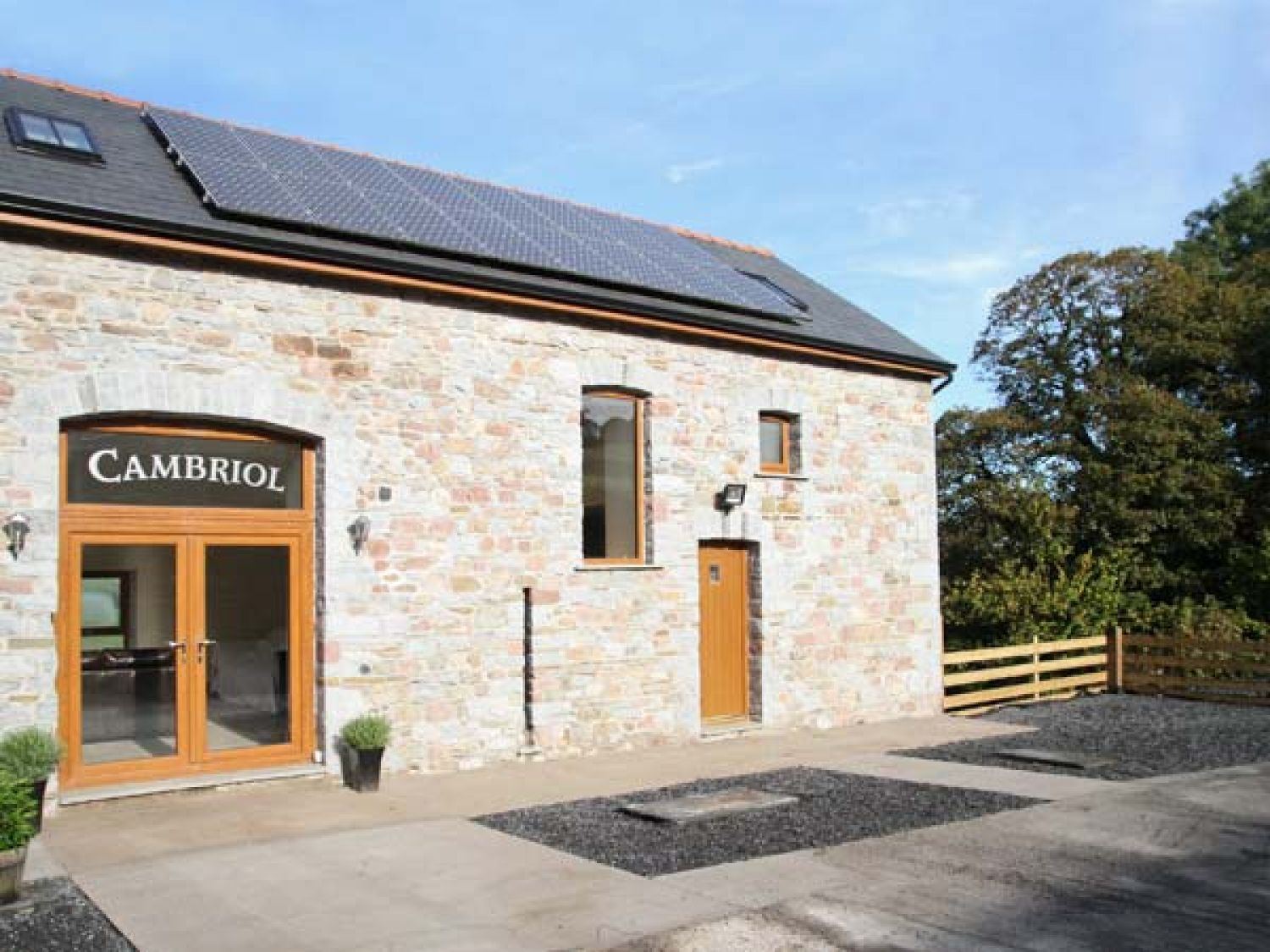 Cambriol Llangyndeyrn Crwbin Self Catering Holiday Cottage