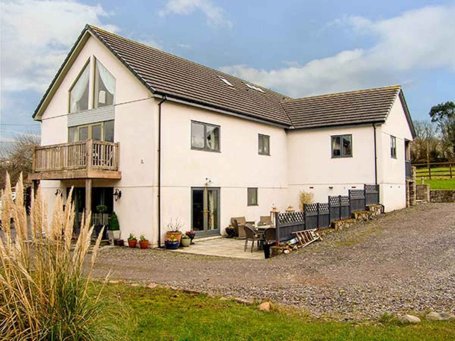 Nantyrrhedyn Red Wharf Bay Self Catering Holiday Cottage