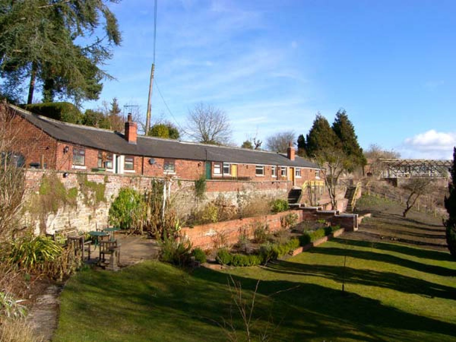 The Potting Shed Chirk Bryn-yr-eos Self Catering ...