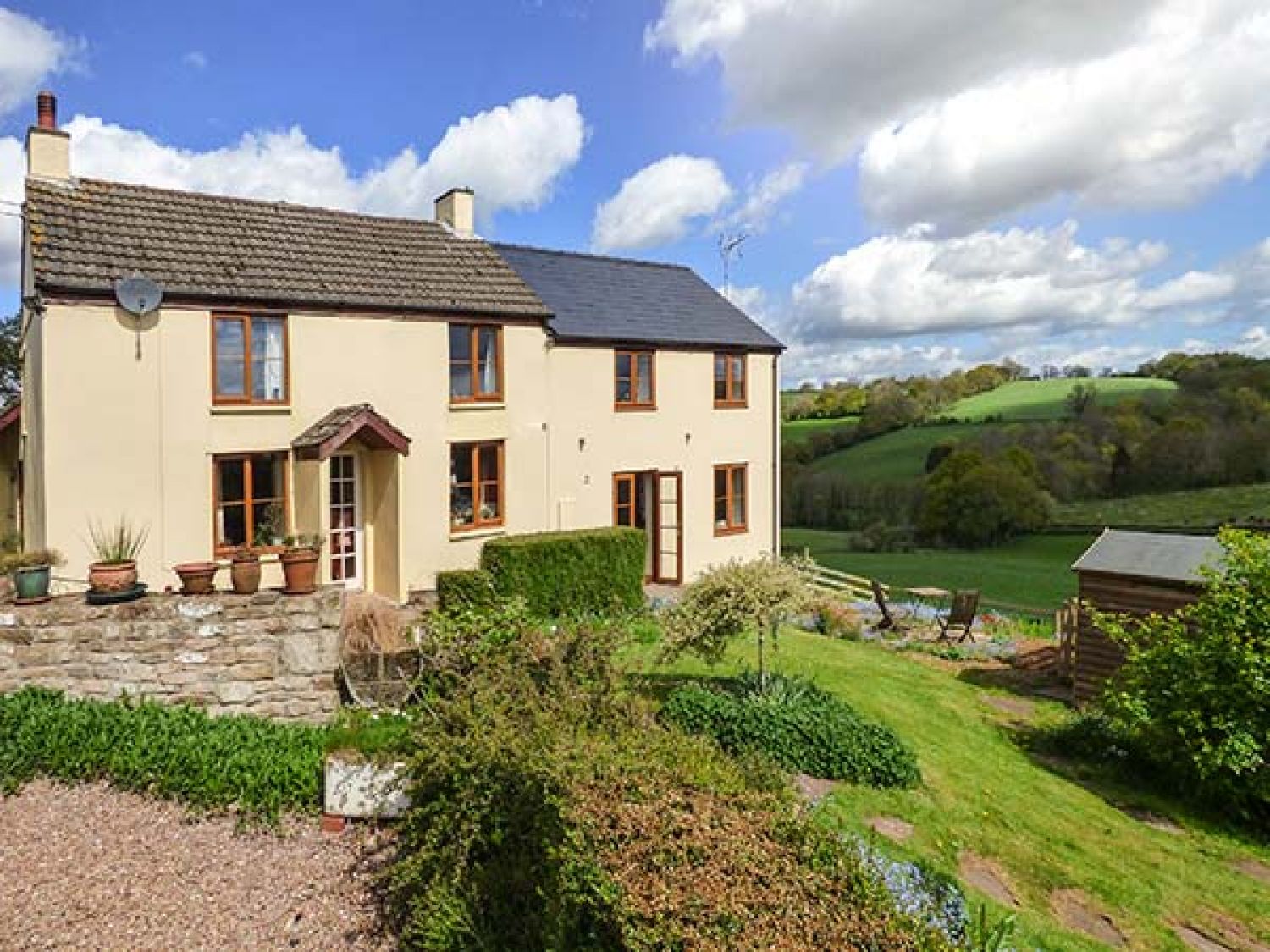 Glebe Farm Cottage Llandegveth Cwmbran/cwmbrân Self Catering