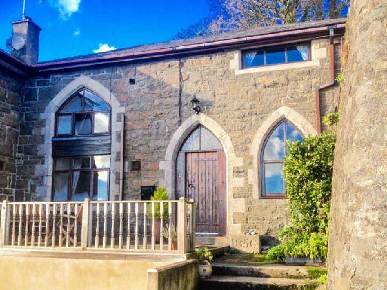 The Old School House Pwllheli Self Catering Holiday Cottage