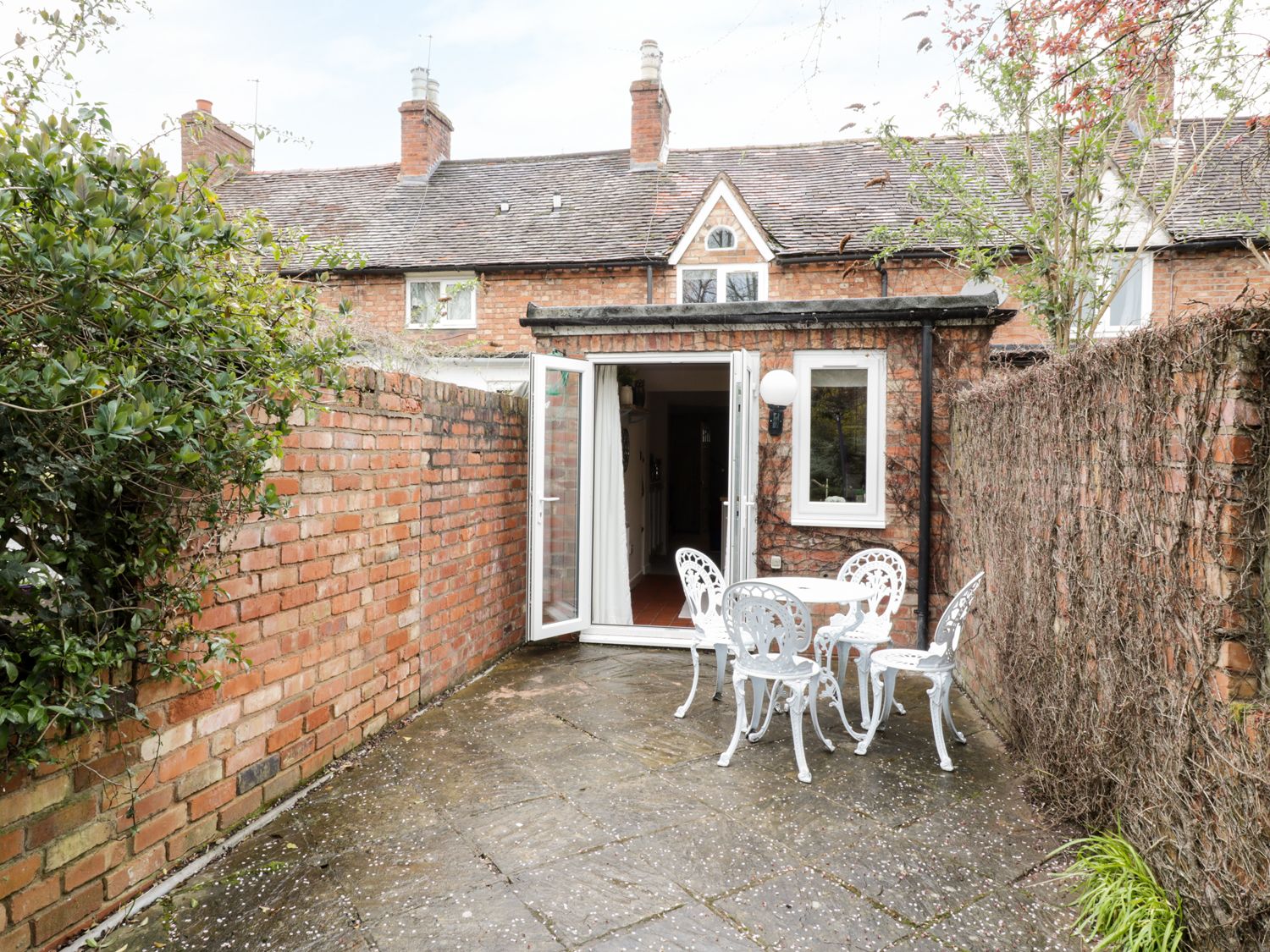 Primrose Cottage Stratforduponavon Self Catering Holiday Cottage