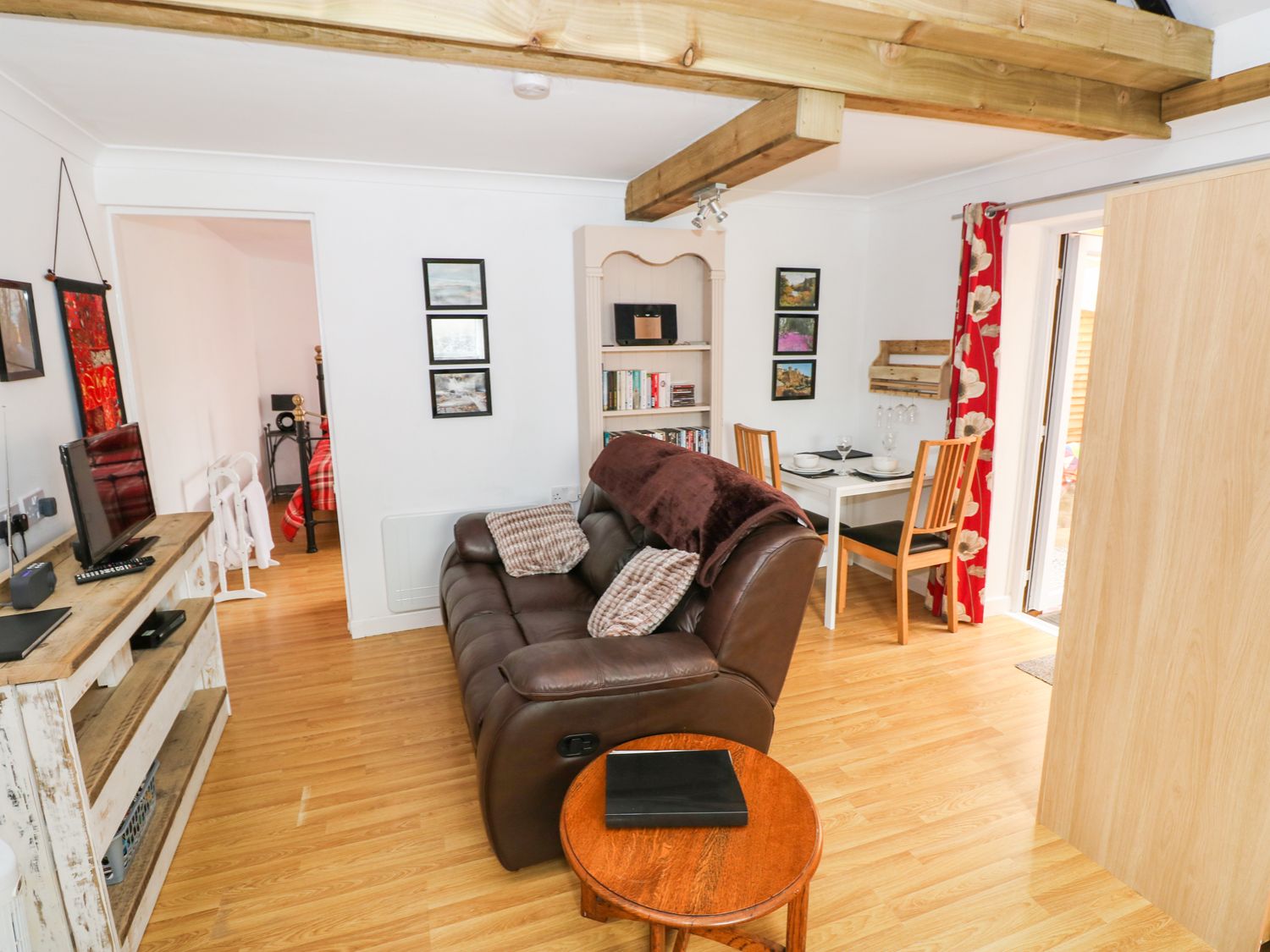 Sied Yr Ardd Ystradgynlais Ynysisaf Self Catering Holiday Cottage