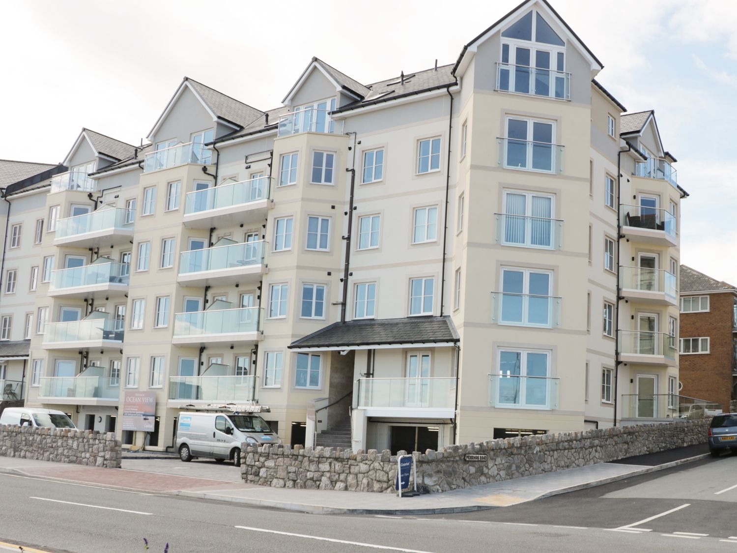 Ocean View Apartment Rhosonsea Llandrilloynrhôs Self Catering