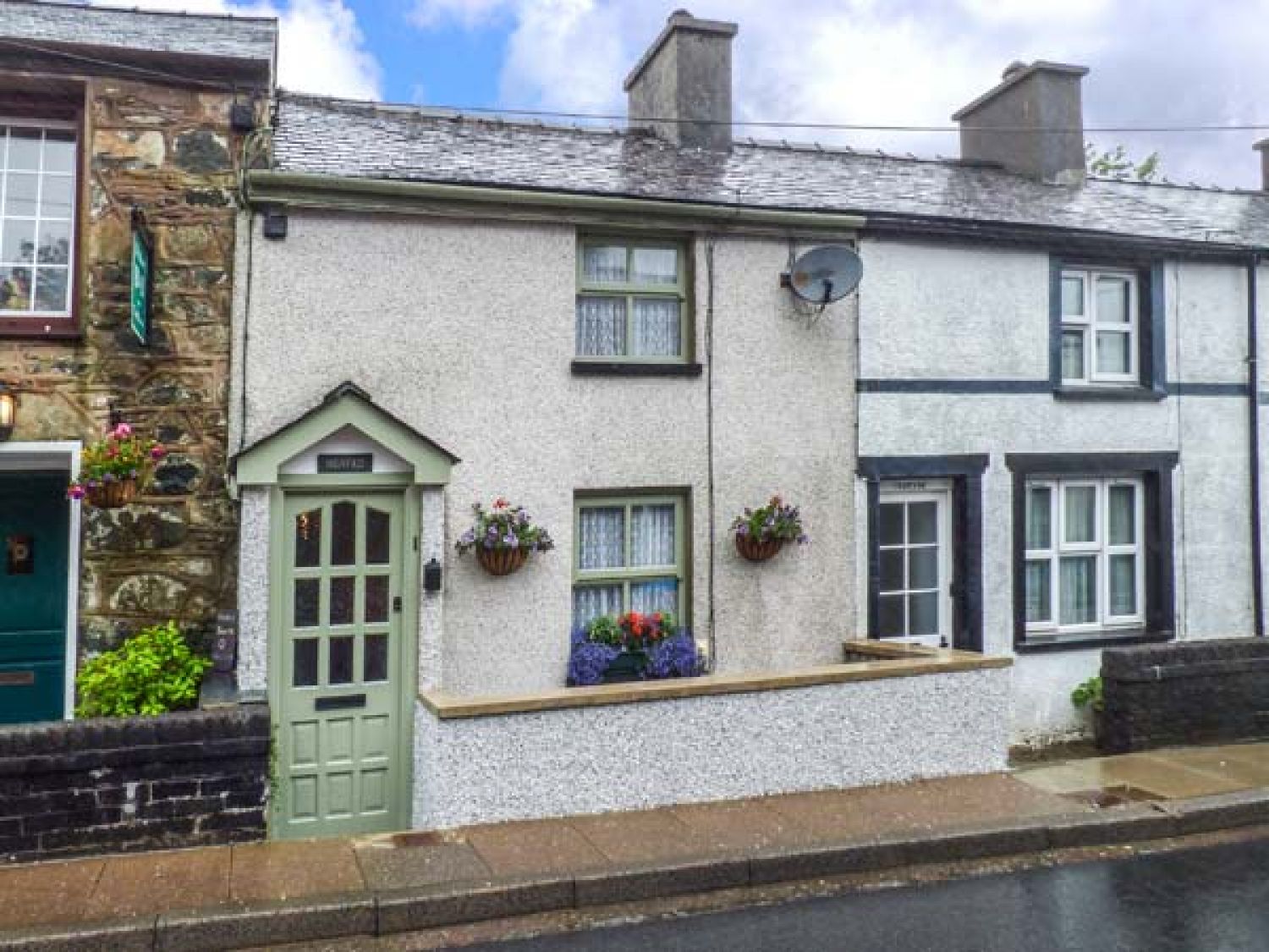 Henfro Rhyd Ddu Rhydddu Self Catering Holiday Cottage