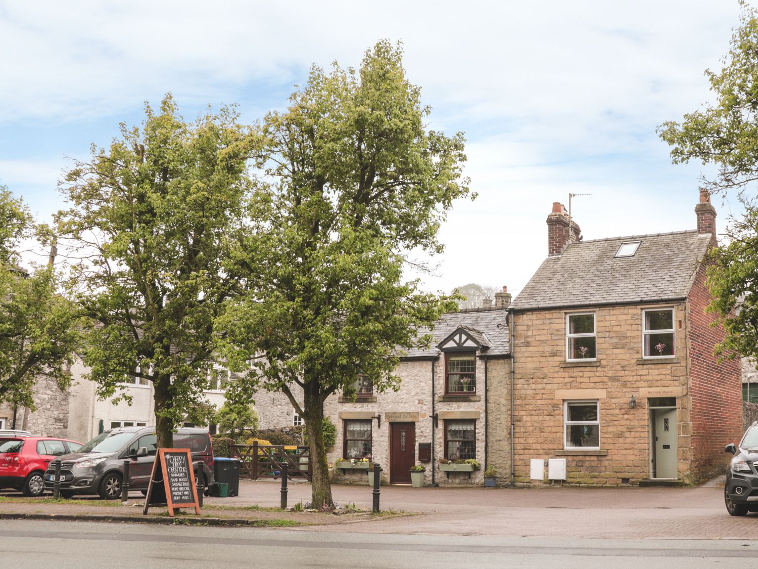 Milford House Tideswell Peak District Self Catering Holiday Cottage