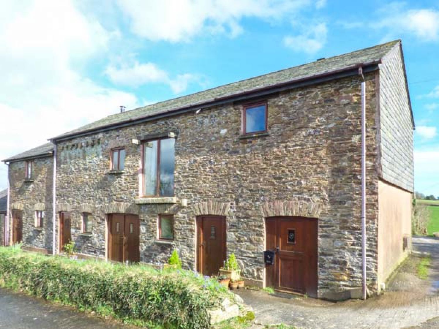 the old barn looe tregarland cornwall self catering holiday